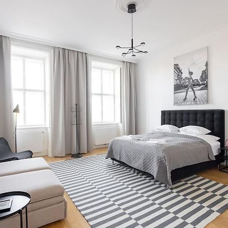 Franz 24 - Typical Viennese Apartment In The Heart Of Βιέννη Εξωτερικό φωτογραφία